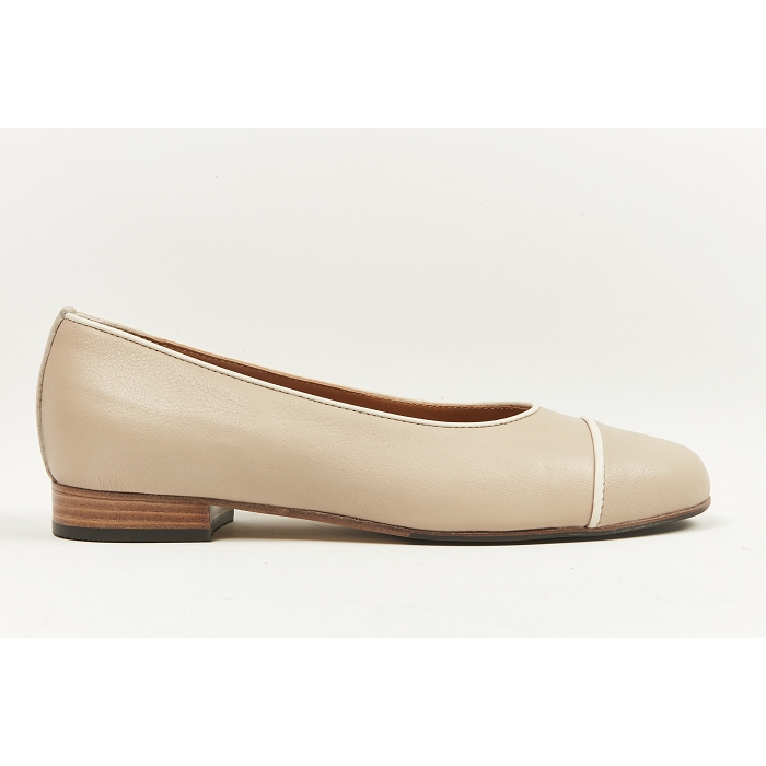 <span>4863</span><br><span>Cuir nocciola ecru</span><br><span>BEIGE</span>