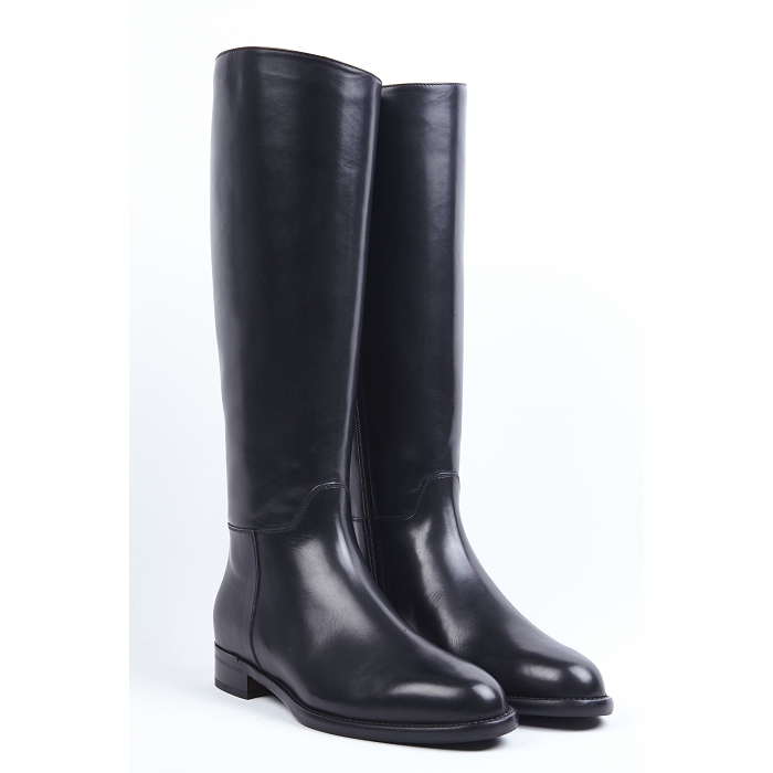 <span>8820</span><br><span>Veau </span><br><span>NOIR</span>8268801_3