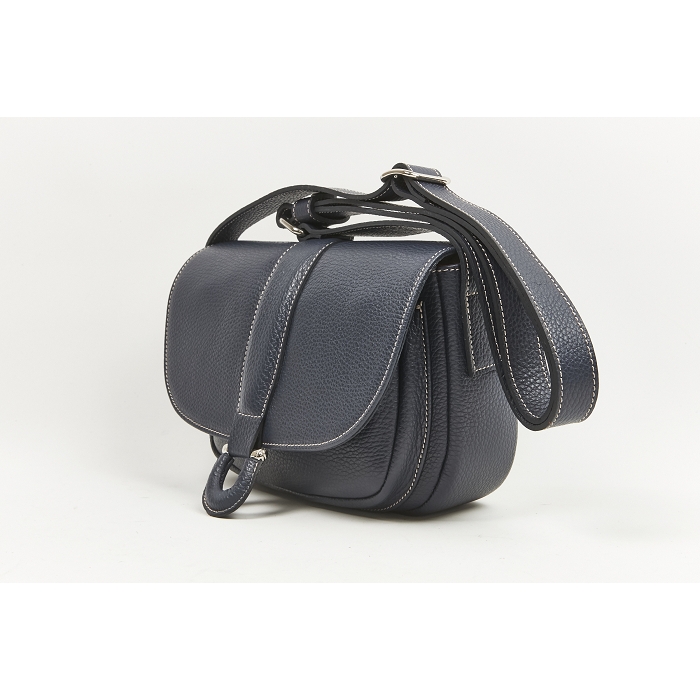 <span>22160</span><br><span>Veau </span><br><span>NAVY</span>8278702_3