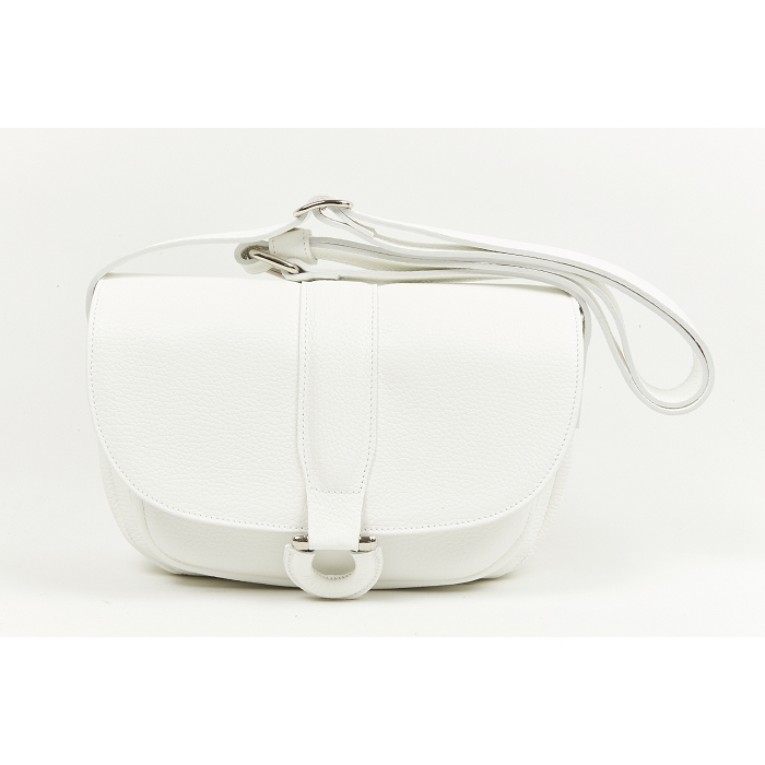 <span>22160</span><br><span>Veau </span><br><span>WHITE</span>