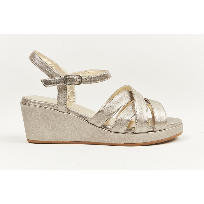 <span>544</span><br><span>Cuir wash alba</span><br><span>Platine</span>