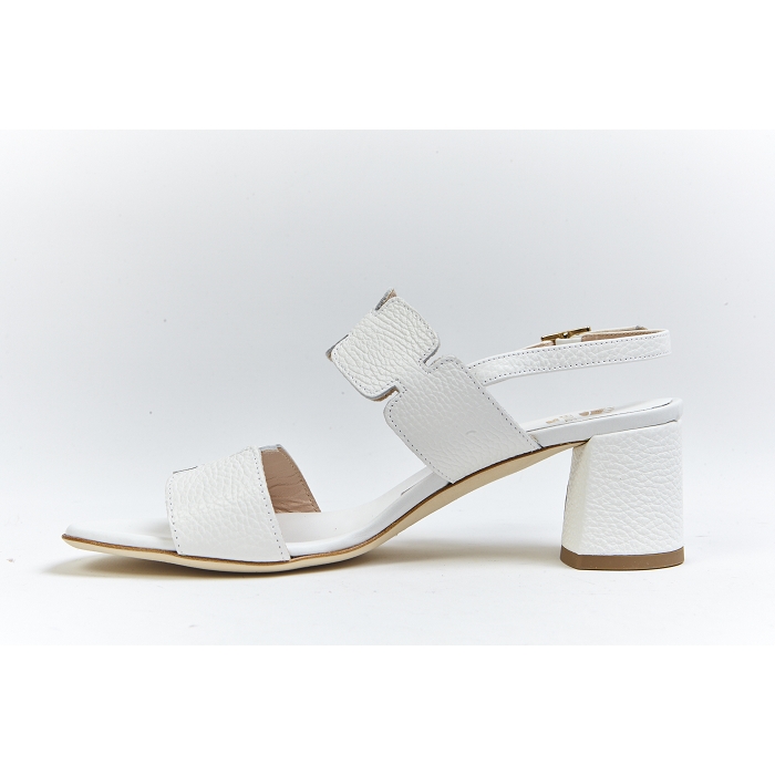 <span>800m</span><br><span>Cerf </span><br><span>BLANC</span>9050001_2